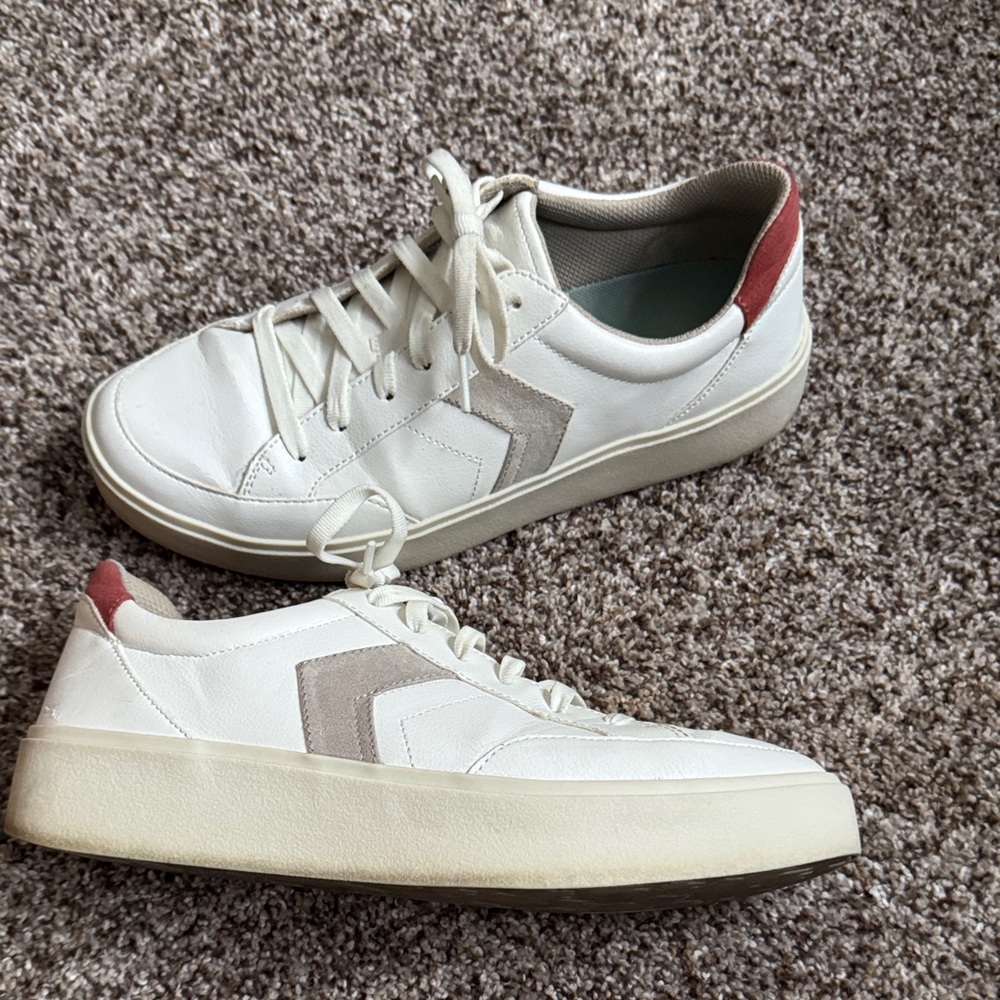 Dr. Scholl's White and Red Women's Sneakers